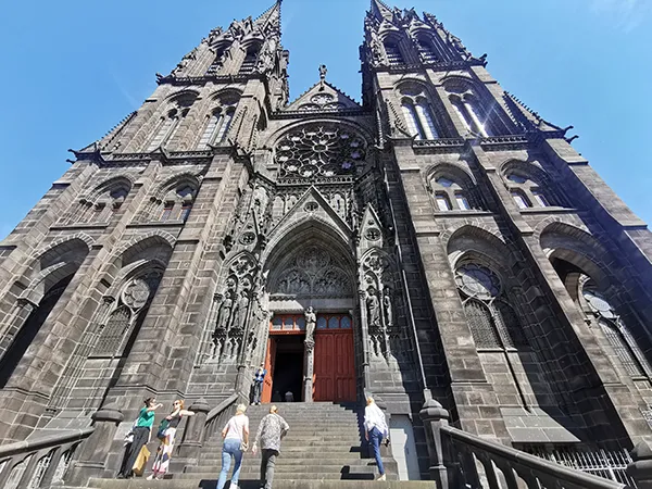 Cathedrale Notre Dame - Clermont Ferrand - Auvergne - Nosvacances