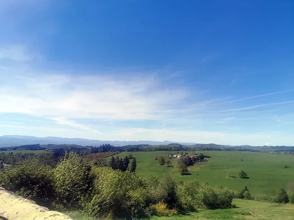 Vue Chateau de Monfort - Auvergne - Nosvacances